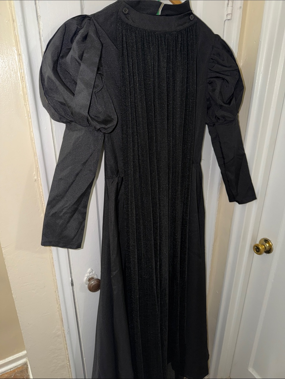 Wicked Witch Costume - Black Puff-Sleeve Pleated Maxi Dress